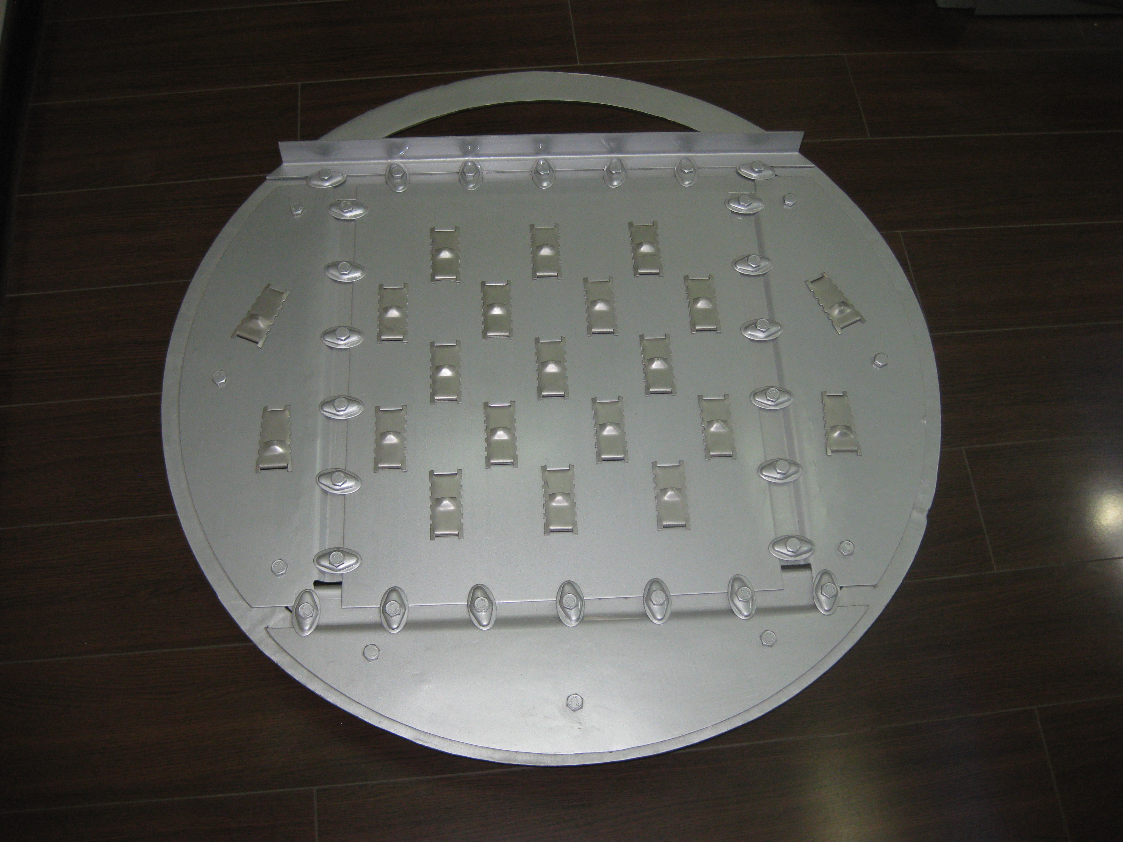 支撑圈结构单液流导向浮阀塔盘样品