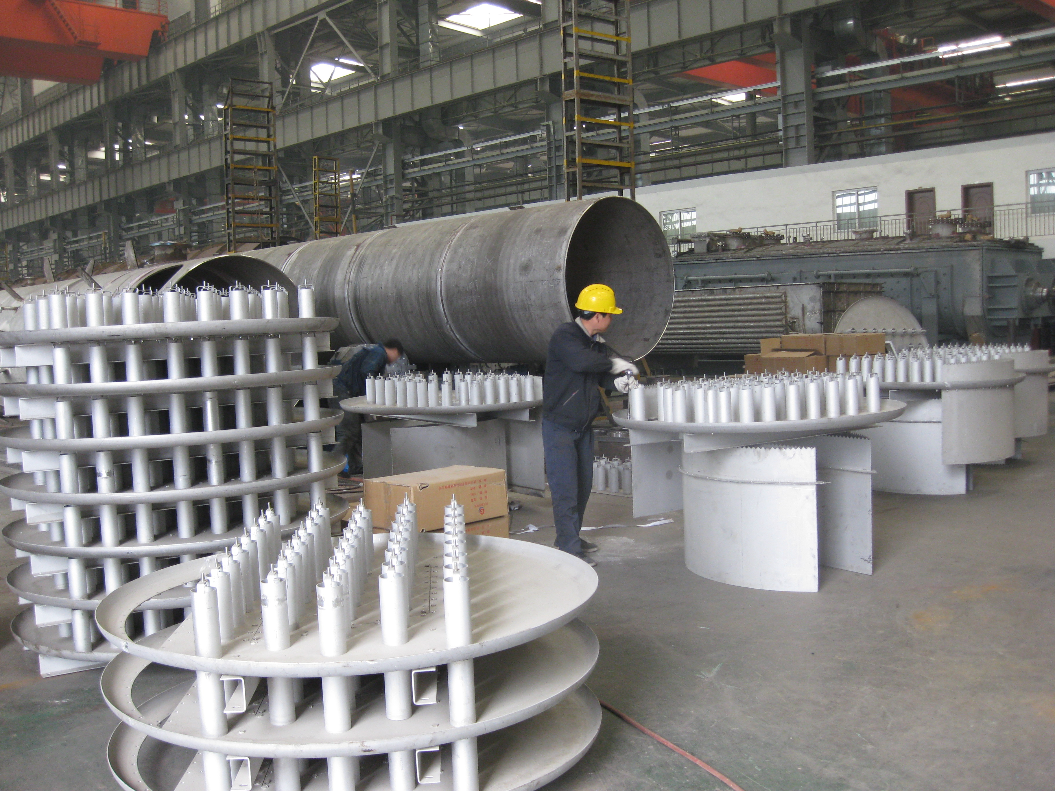 DN1700泡罩塔盘安装现场