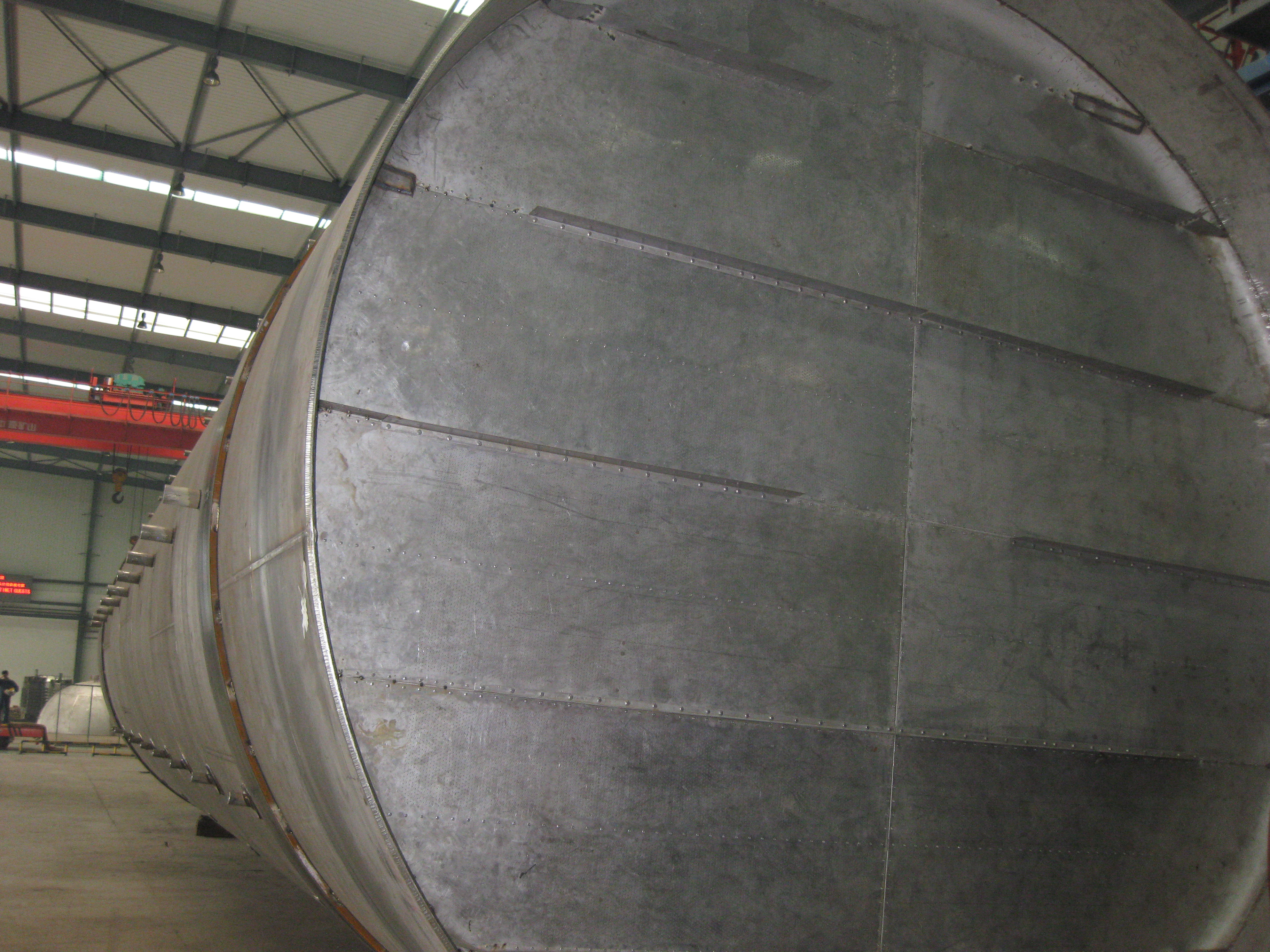 硝酸吸收塔安装现场